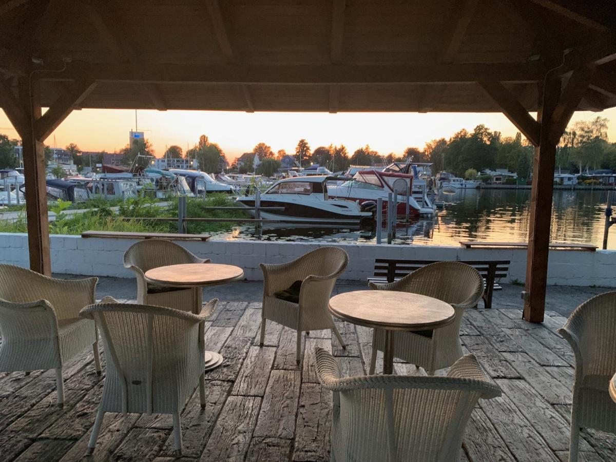Tiny House Oder Ferienwohnung Auf Der Sunset Marina Berlino Esterno foto