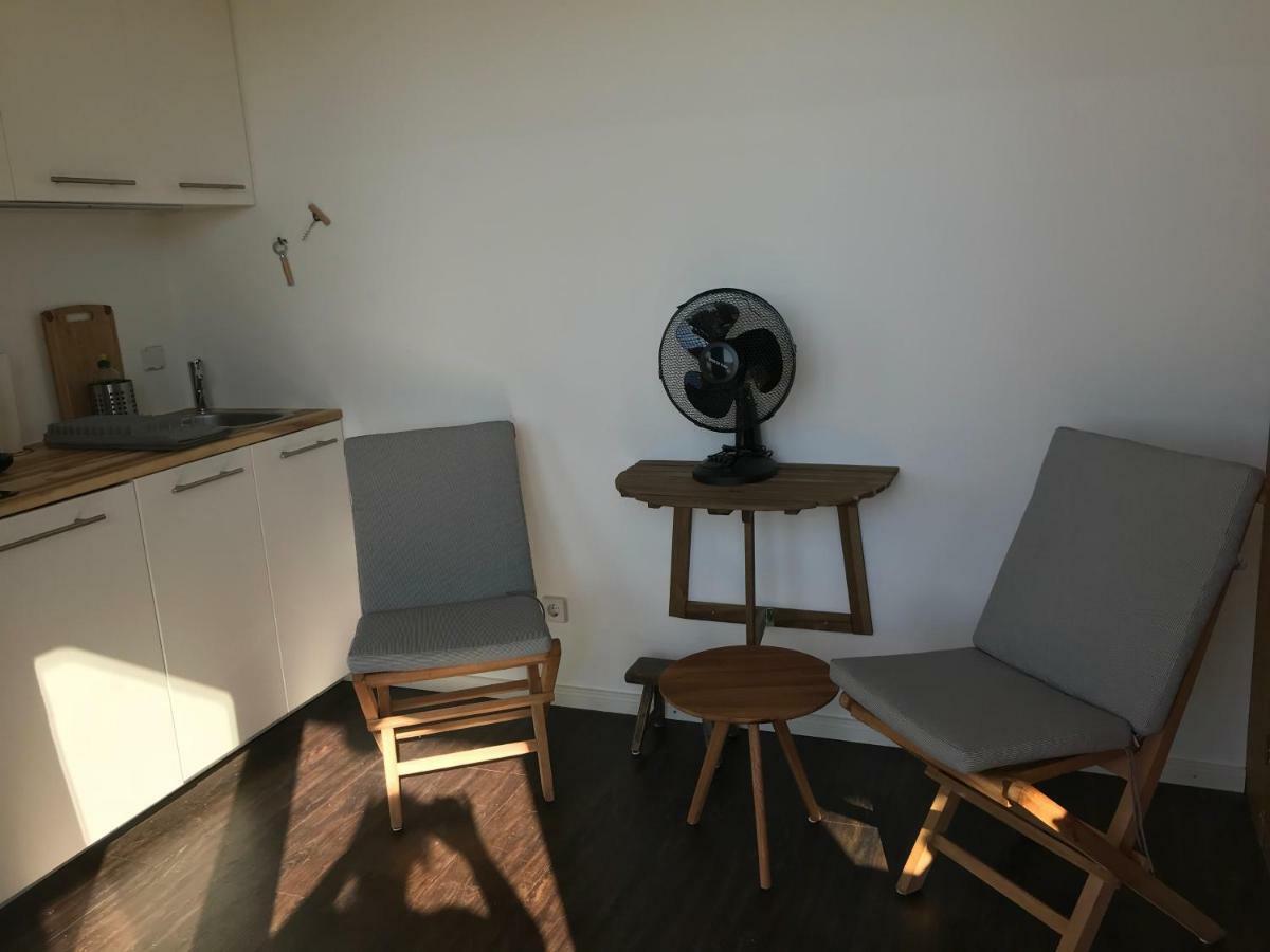 Tiny House Oder Ferienwohnung Auf Der Sunset Marina Berlino Esterno foto